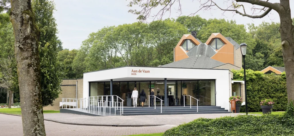 Uitvaartlocaties rotterdam aan de vaan